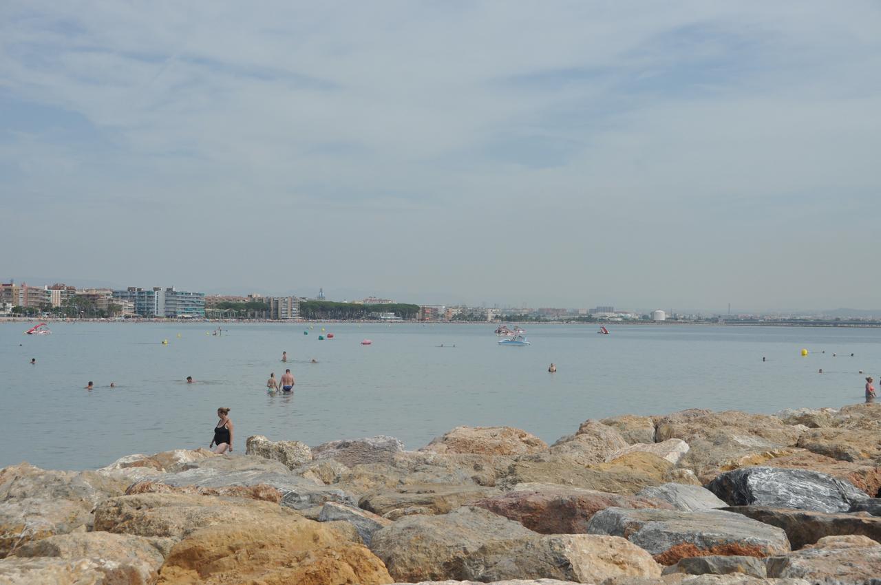 Alojamiento Villa Moles Salou Exteriör bild